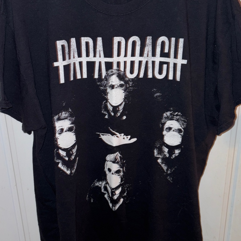 PAPA ROACH Pandemic Black and Gray Graphic Band Tee Ptp-25 length-29